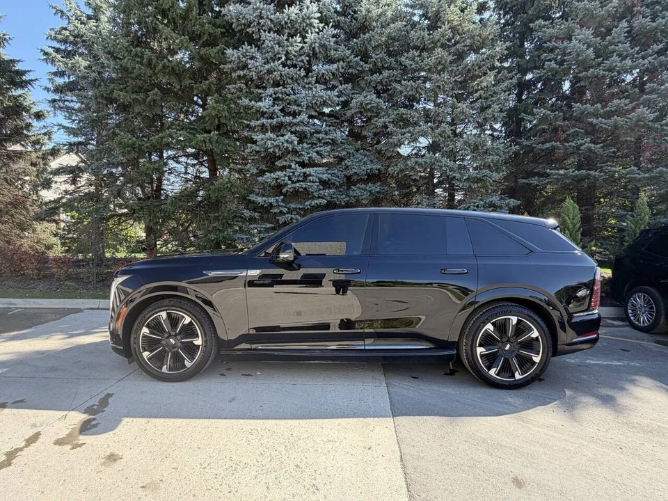2025 Cadillac Escalade IQ - Image 13 of 21