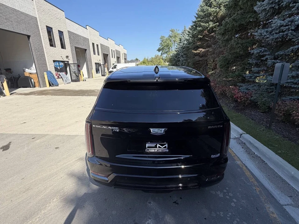 2025 Cadillac Escalade IQ - Image 10 of 21
