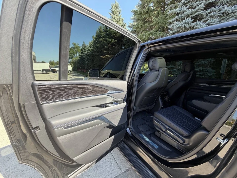 2025 Cadillac Escalade IQ - Image 14 of 21