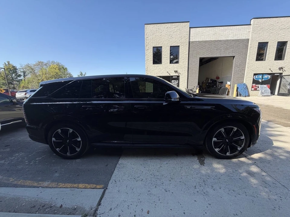 2025 Cadillac Escalade IQ - Image 8 of 21