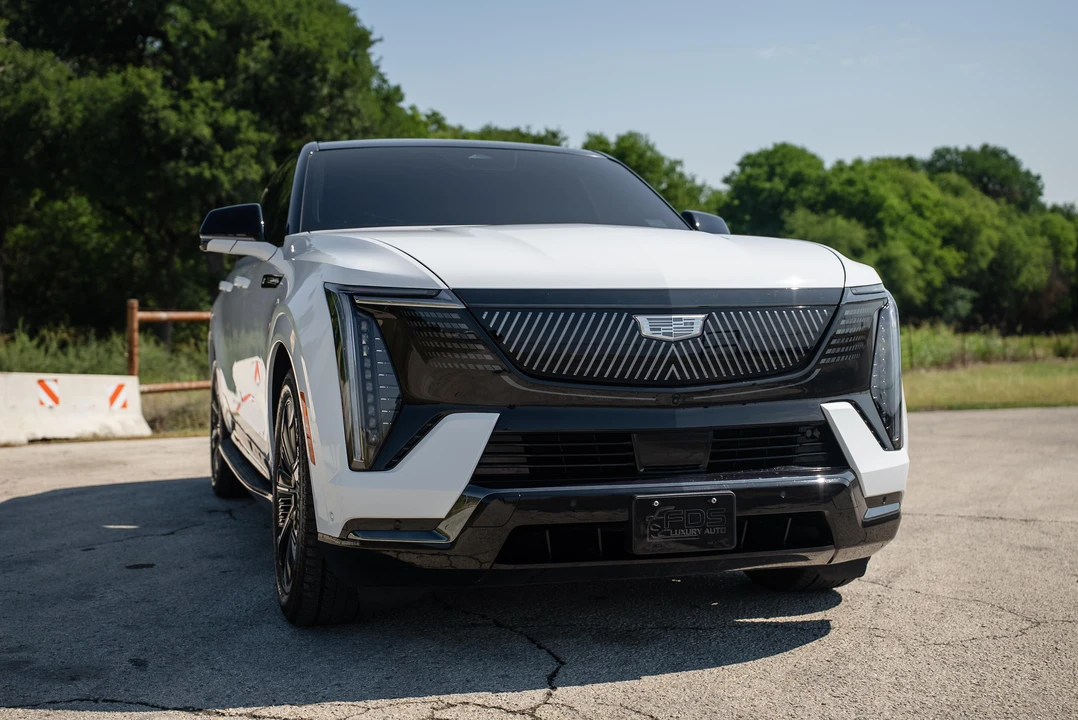 2025 Cadillac Escalade IQ - Image 18 of 31
