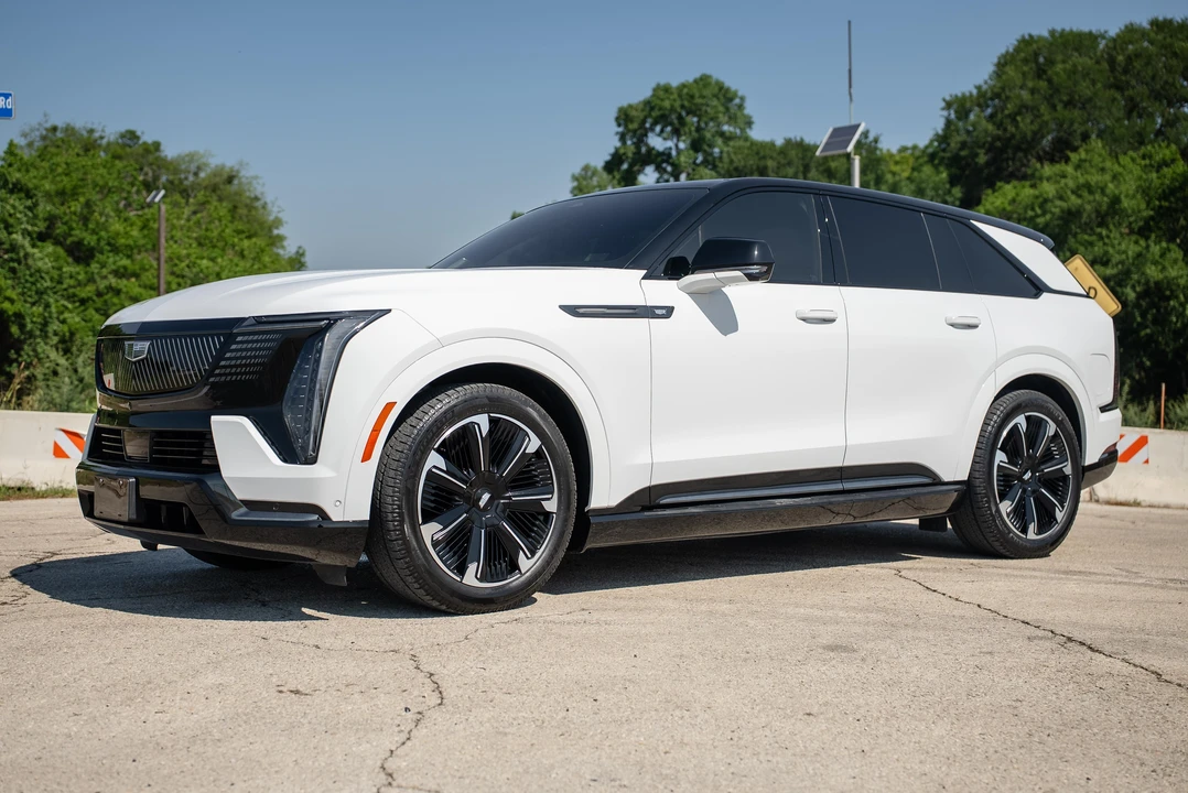 2025 Cadillac Escalade IQ - Image 7 of 31