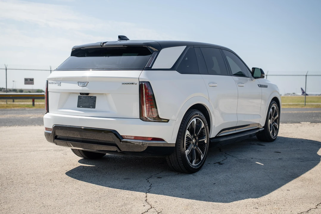 2025 Cadillac Escalade IQ - Image 13 of 31