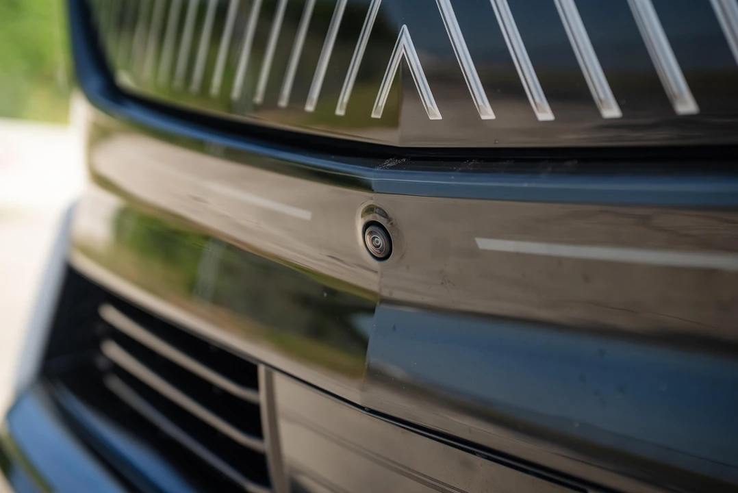 2025 Cadillac Escalade IQ - Image 21 of 31