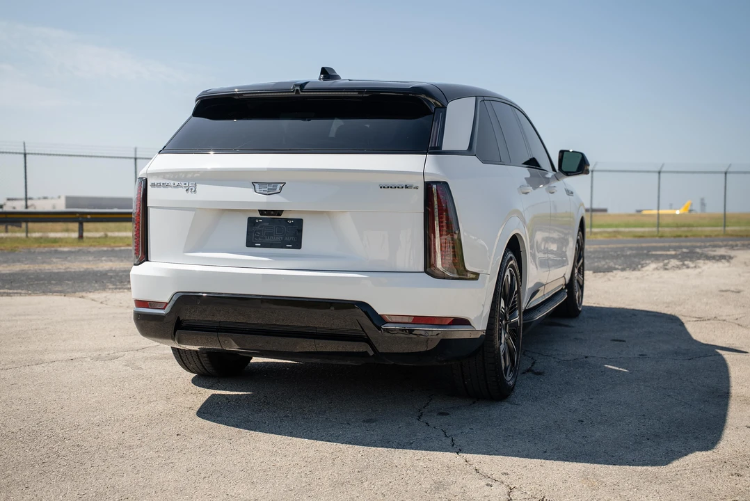 2025 Cadillac Escalade IQ - Image 12 of 31