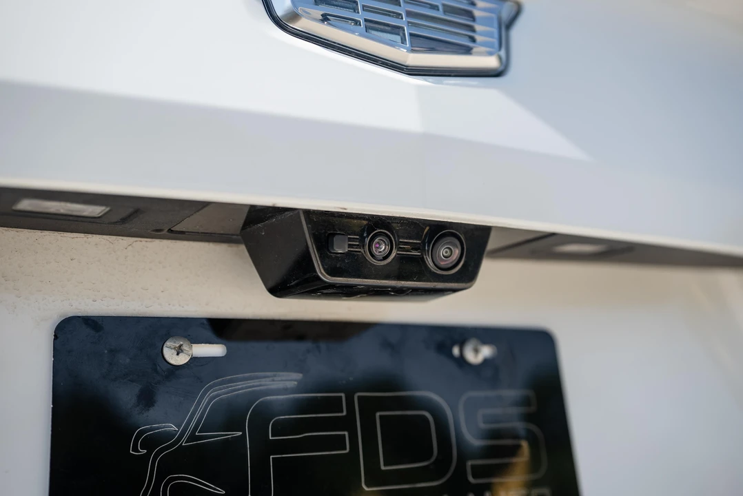 2025 Cadillac Escalade IQ - Image 28 of 31