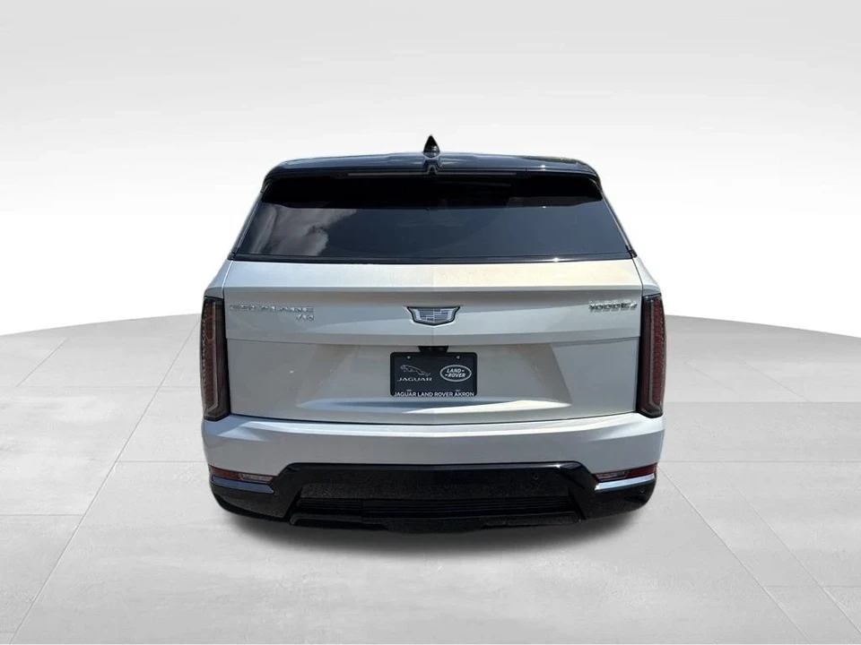 2025 Cadillac Escalade IQ - Image 10 of 12