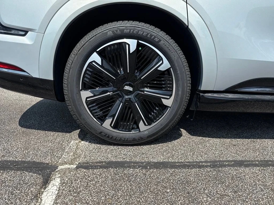 2025 Cadillac Escalade IQ - Image 3 of 12