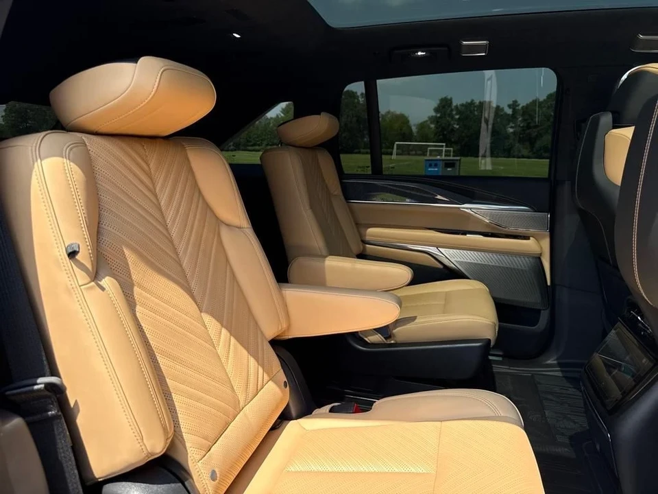 2025 Cadillac Escalade IQ - Image 9 of 12