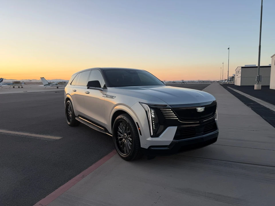 2025 Cadillac Escalade IQ - Image 12 of 31