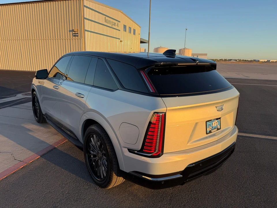 2025 Cadillac Escalade IQ - Image 19 of 31