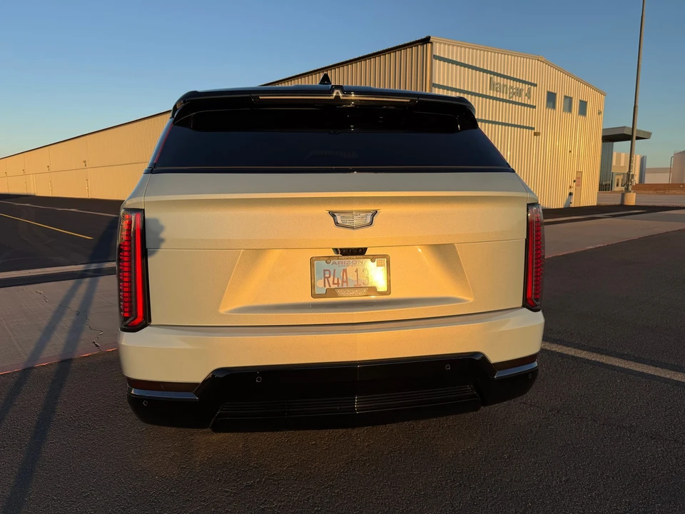 2025 Cadillac Escalade IQ - Image 17 of 31