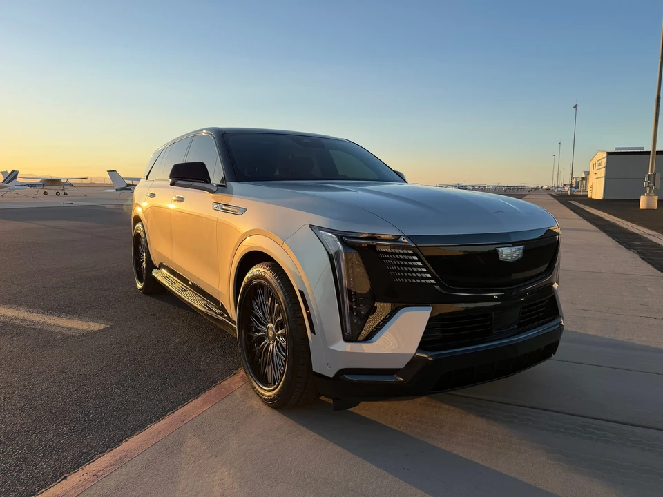 2025 Cadillac Escalade IQ - Image 8 of 31