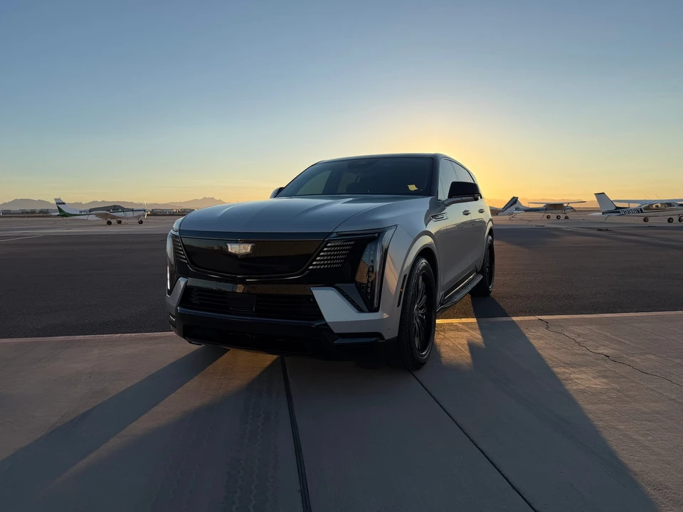 2025 Cadillac Escalade IQ - Image 3 of 31