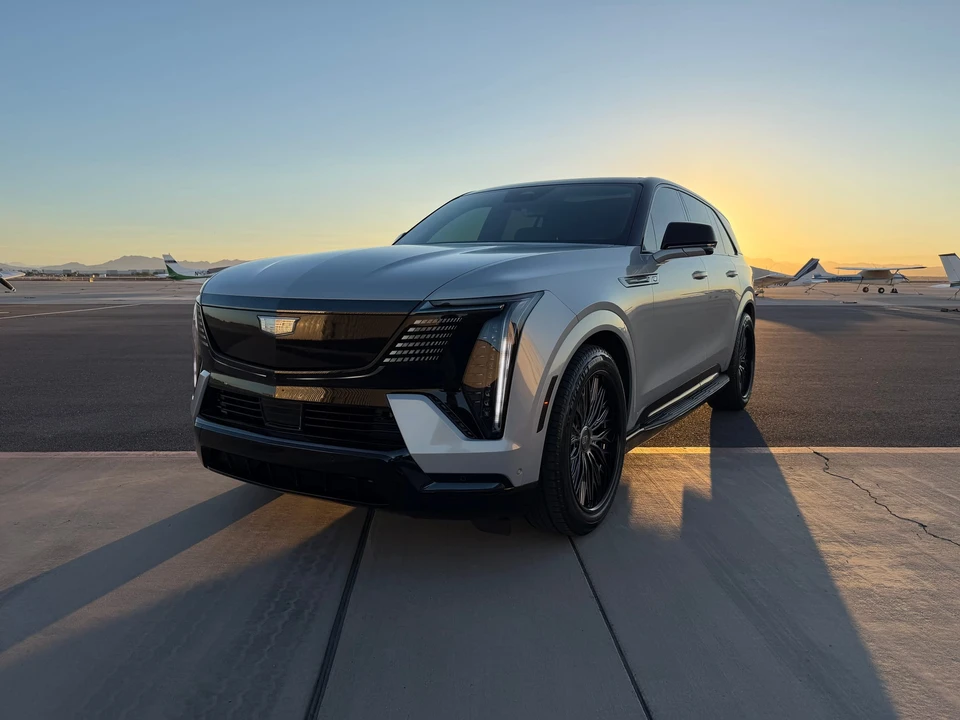 2025 Cadillac Escalade IQ - Image 4 of 31