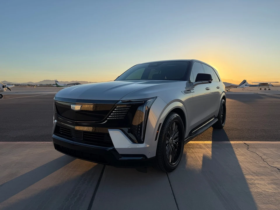 2025 Cadillac Escalade IQ - Image 2 of 31