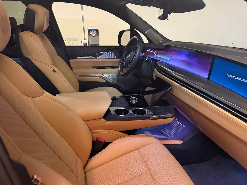 2025 Cadillac Escalade IQ - Image 4 of 6