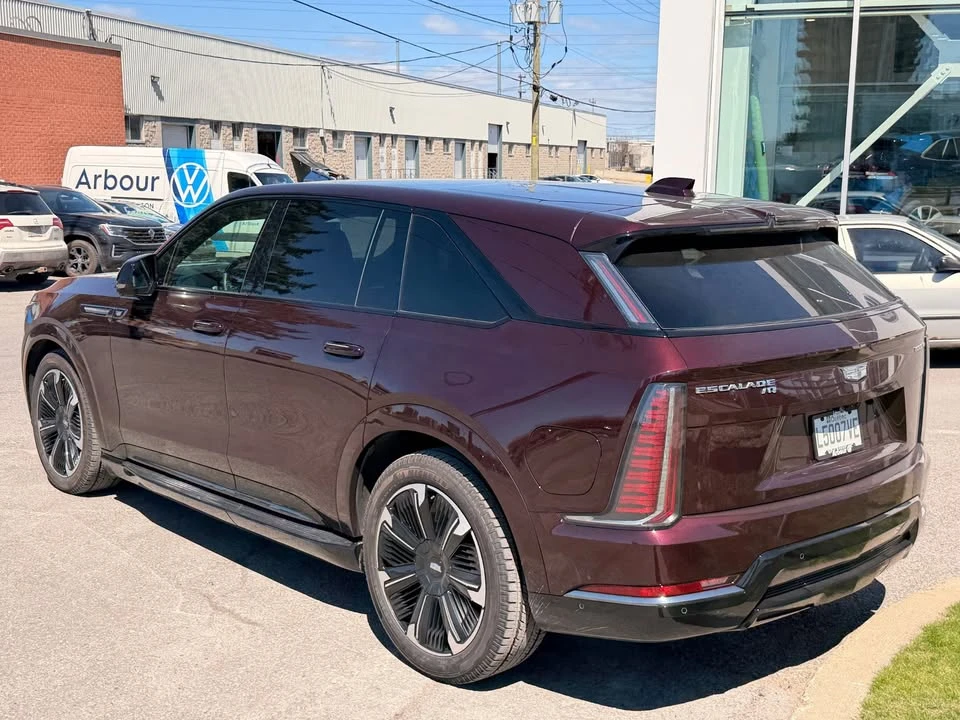 2025 Cadillac Escalade IQ - Image 14 of 15