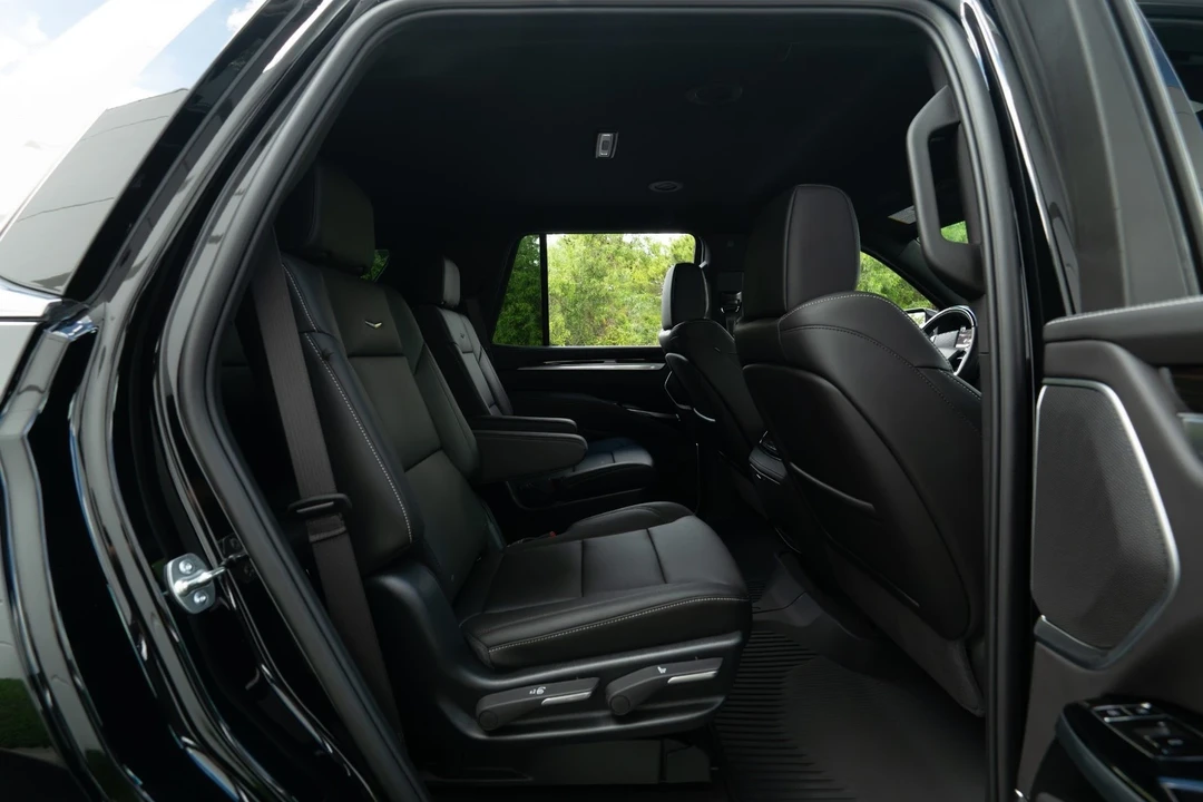 2025 Cadillac Escalade 5th Gen - Image 7 of 12