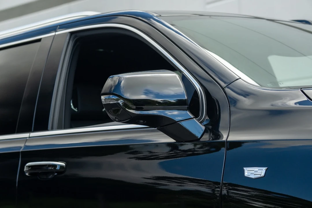 2025 Cadillac Escalade 5th Gen - Image 10 of 12