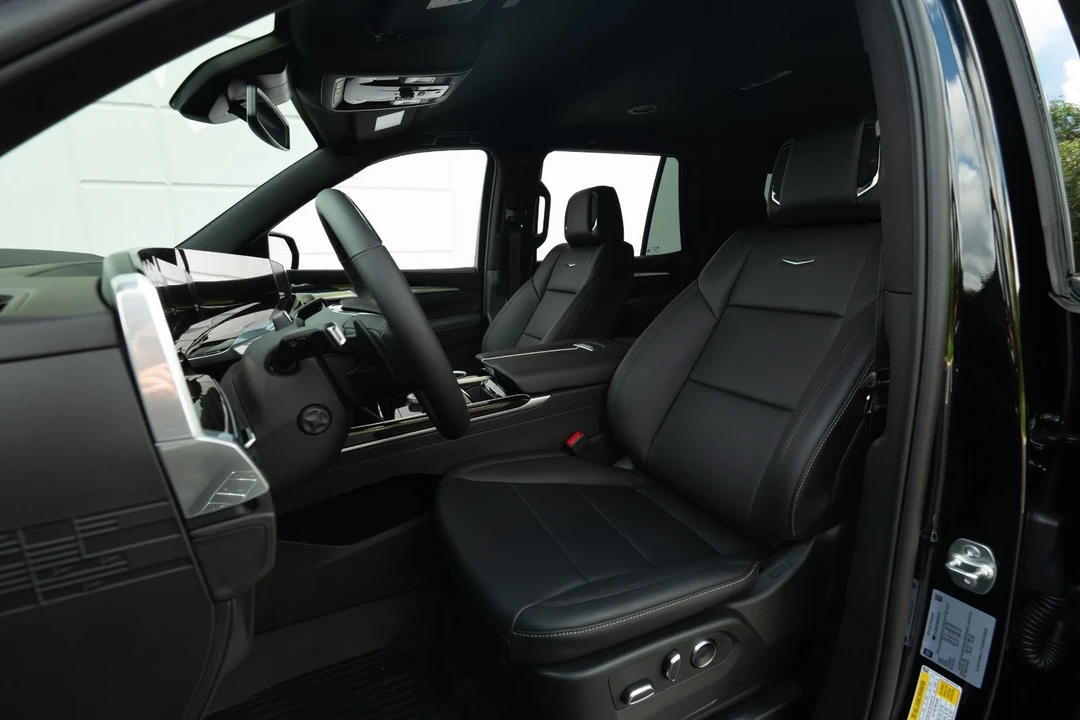 2025 Cadillac Escalade 5th Gen - Image 5 of 12
