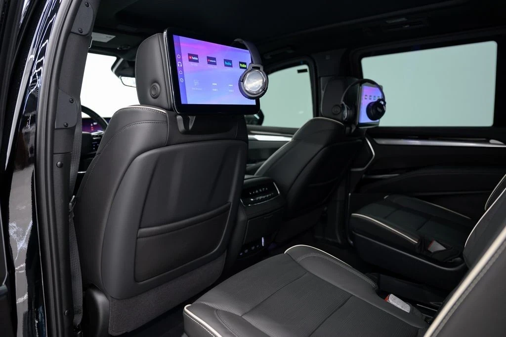 2025 Cadillac Escalade 5th Gen - Image 17 of 21