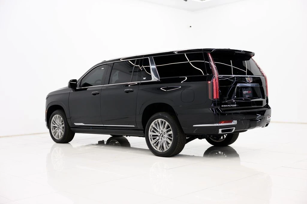 2025 Cadillac Escalade 5th Gen - Image 13 of 21