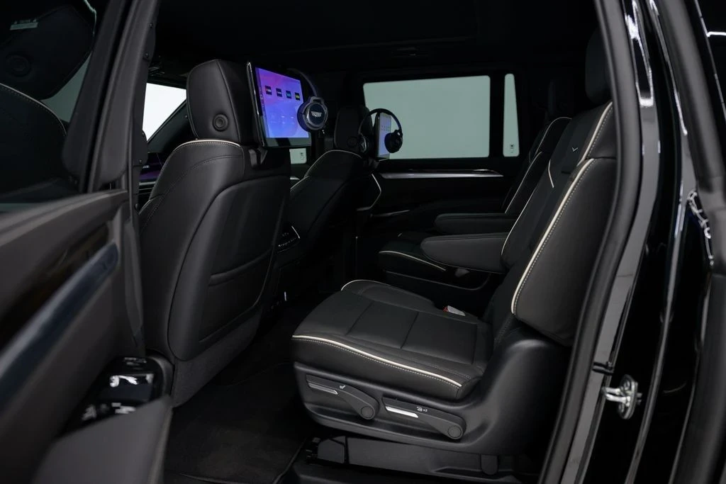 2025 Cadillac Escalade 5th Gen - Image 18 of 21
