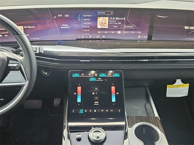2025 Cadillac Escalade 5th Gen - Image 17 of 21