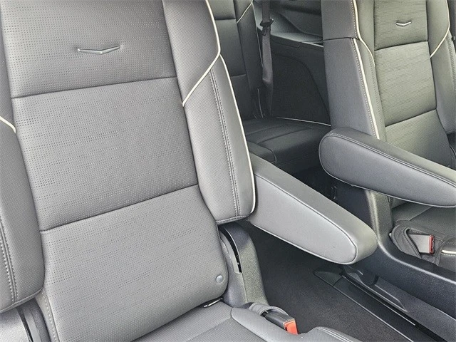 2025 Cadillac Escalade 5th Gen - Image 19 of 21