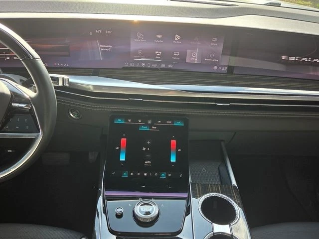 2025 Cadillac Escalade 5th Gen - Image 17 of 21