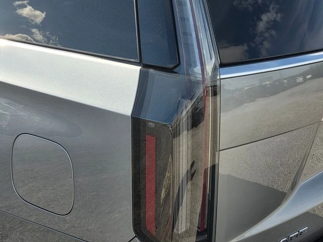 2025 Cadillac Escalade 5th Gen - Image 11 of 21