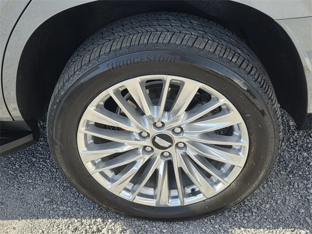 2025 Cadillac Escalade 5th Gen - Image 12 of 21