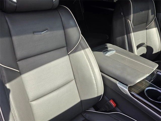 2025 Cadillac Escalade 5th Gen - Image 18 of 21