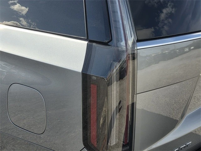 2025 Cadillac Escalade 5th Gen - Image 11 of 21