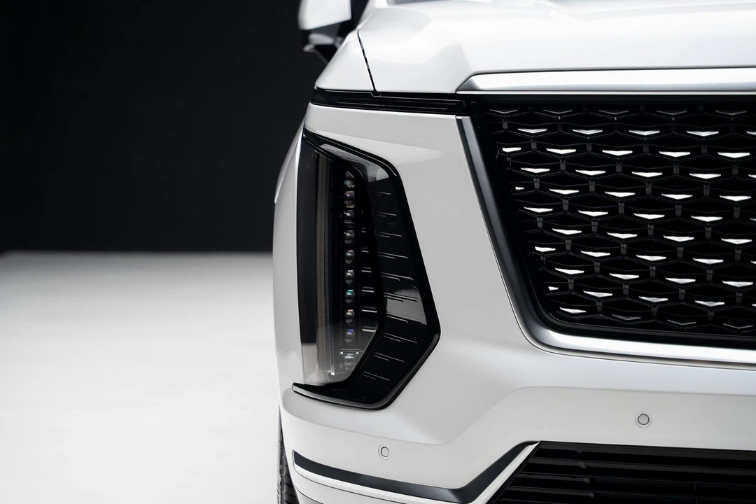 2025 Cadillac Escalade 5th Gen - Image 8 of 21