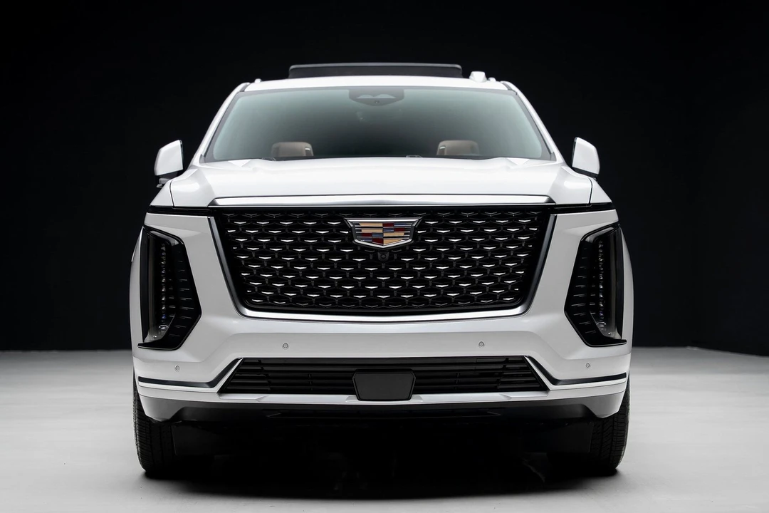 2025 Cadillac Escalade 5th Gen - Image 7 of 21