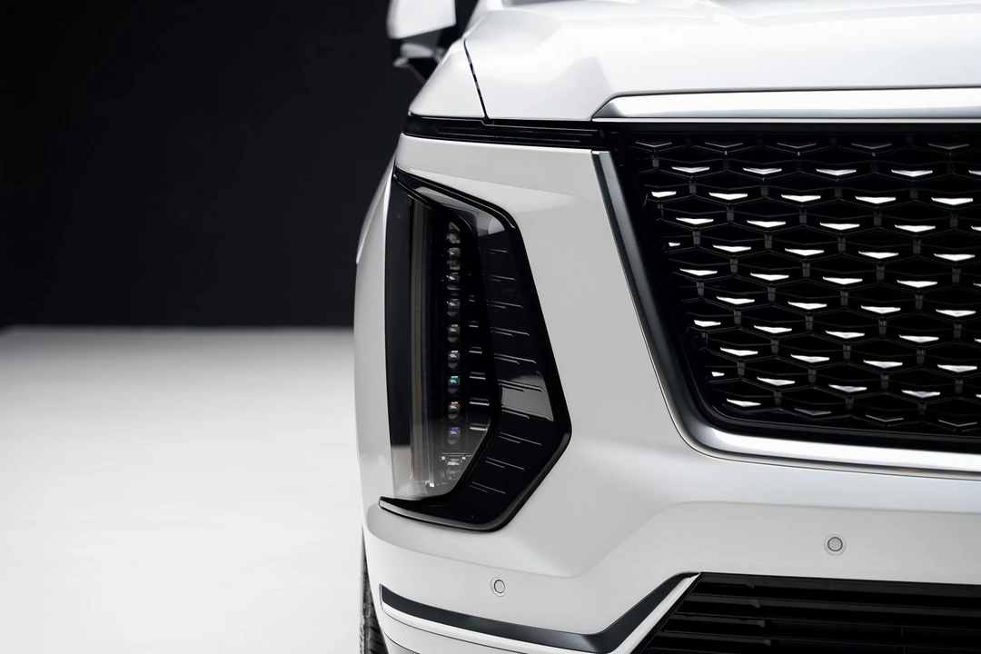 2025 Cadillac Escalade 5th Gen - Image 8 of 12