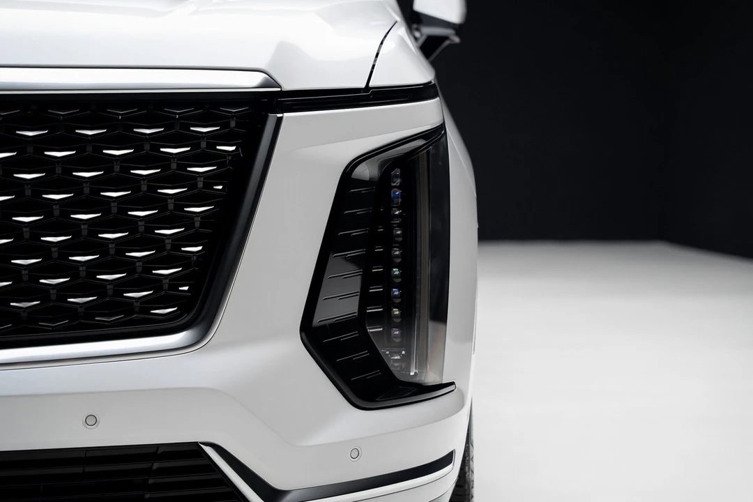 2025 Cadillac Escalade 5th Gen - Image 9 of 12