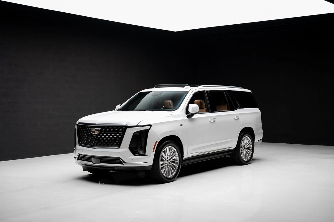 2025 Cadillac Escalade 5th Gen - Image 4 of 21