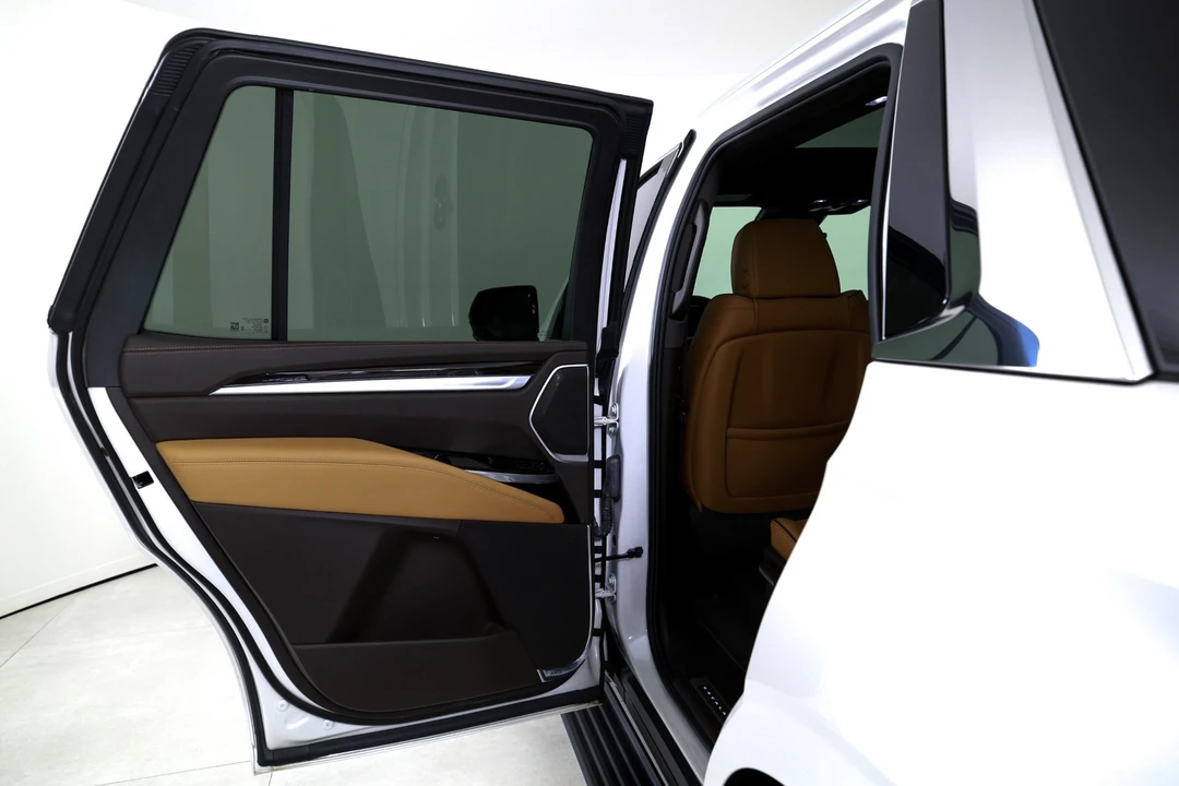2025 Cadillac Escalade 5th Gen - Image 17 of 21