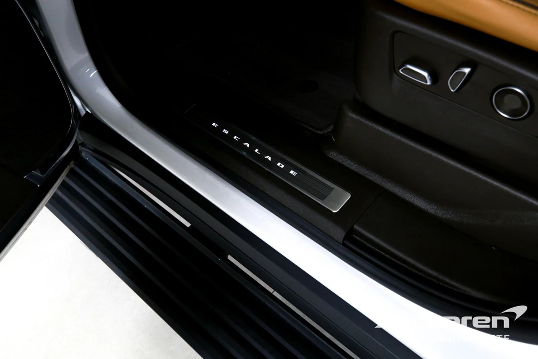2025 Cadillac Escalade 5th Gen - Image 16 of 21