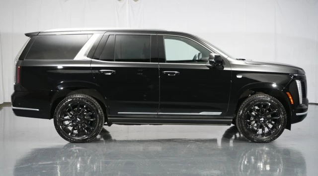 2025 Cadillac Escalade 5th Gen - Image 14 of 21