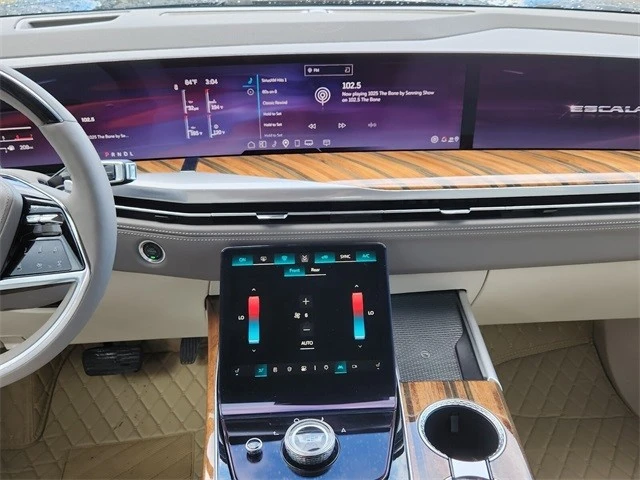 2025 Cadillac Escalade 5th Gen - Image 17 of 21