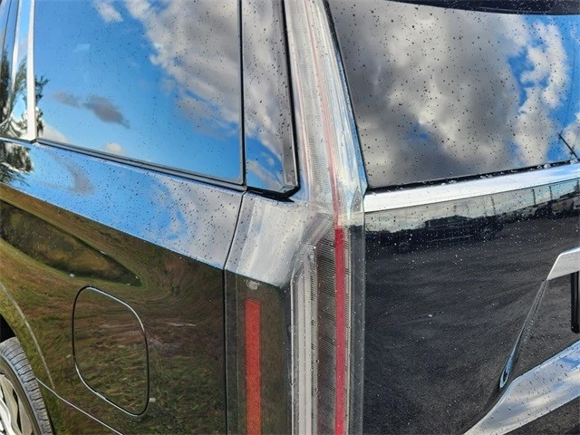 2025 Cadillac Escalade 5th Gen - Image 11 of 21