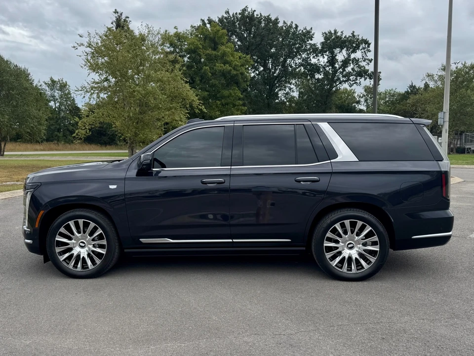 2025 Cadillac Escalade 5th Gen - Image 8 of 12