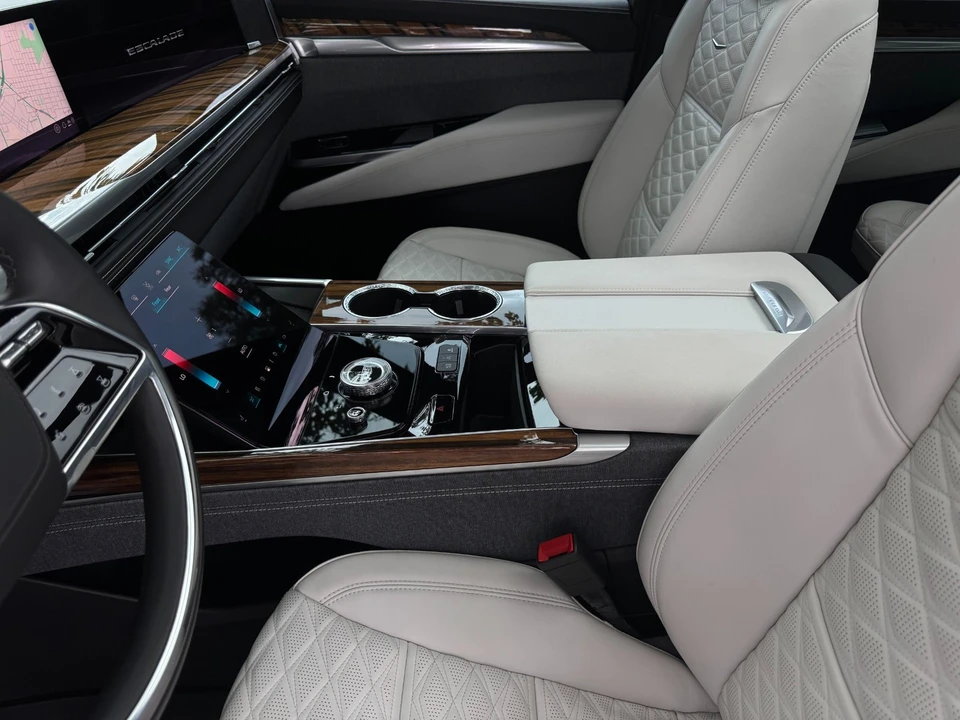 2025 Cadillac Escalade 5th Gen - Image 12 of 12