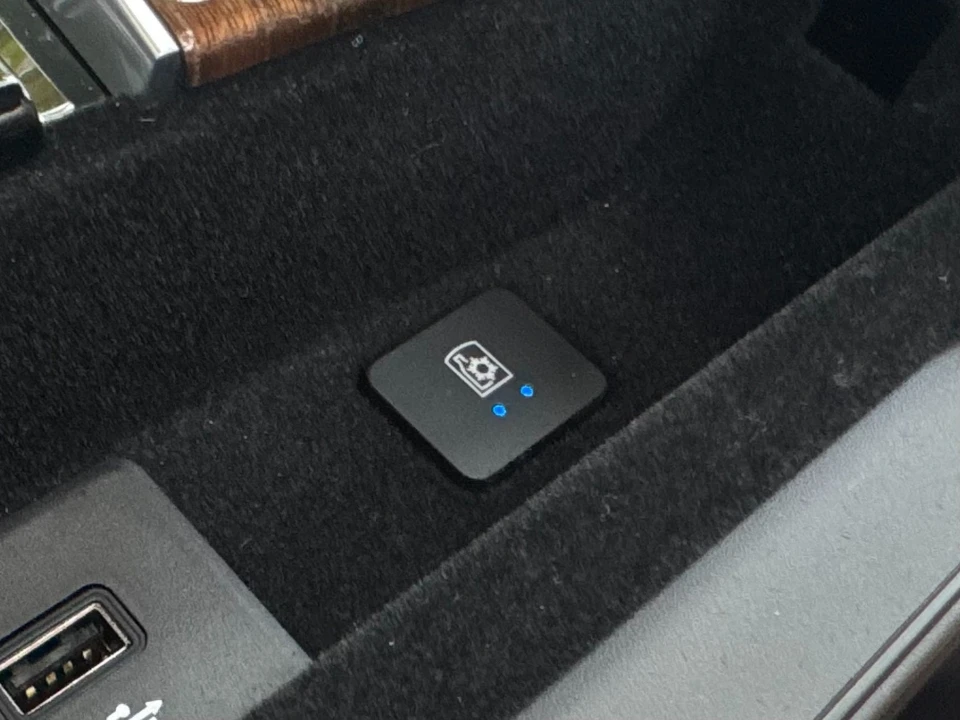 2025 Cadillac Escalade 5th Gen - Image 15 of 21