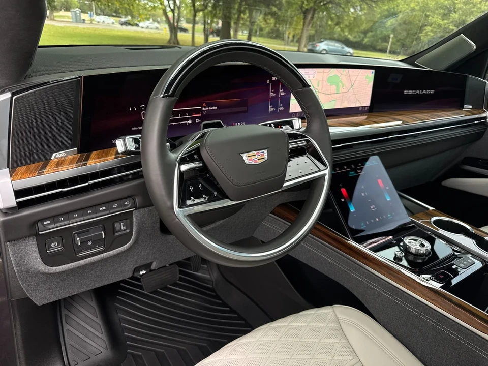 2025 Cadillac Escalade 5th Gen - Image 20 of 21
