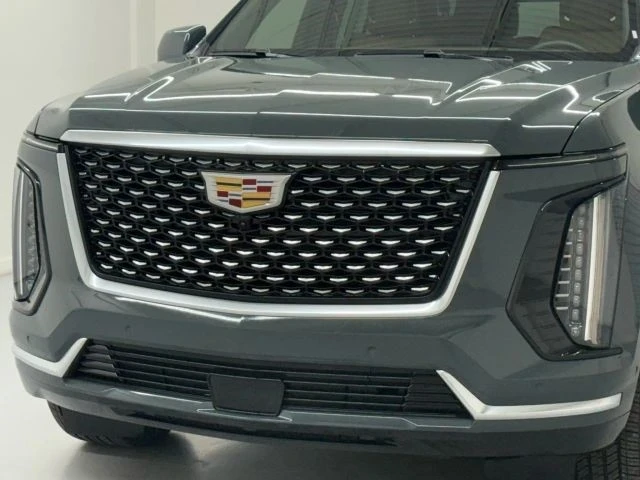 2025 Cadillac Escalade 5th Gen - Image 11 of 12